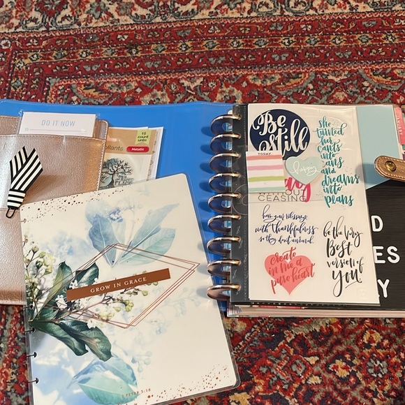 Happy Planner with Inserts - Picture 2 of 16